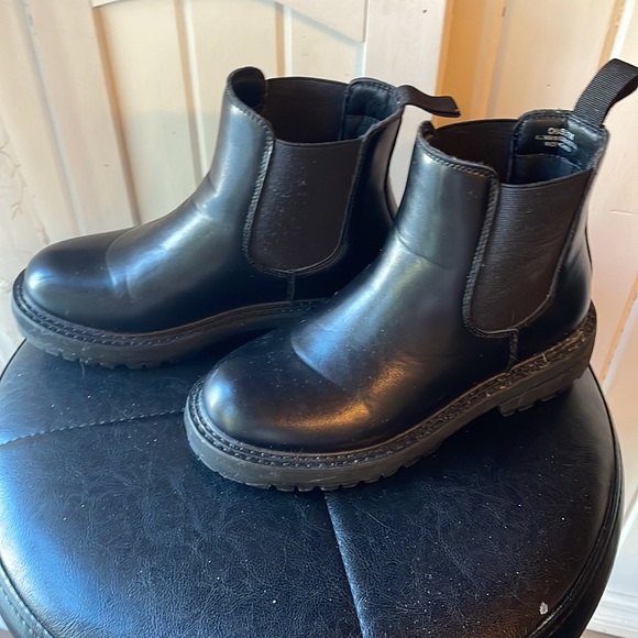 Dunes Chase Chelsea Boots, size 7 - Picture 6 of 6